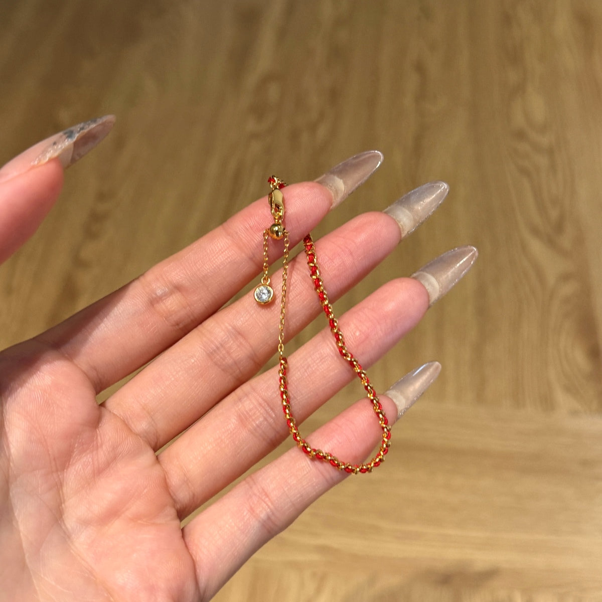 Flydeer Gold Bracelet for Women Lucky Bracelet for Women Handmade String Interwoven with Gold Chain Adjustable Length Simple Bracelet Fashion Accessory DY150397-S-G-WH