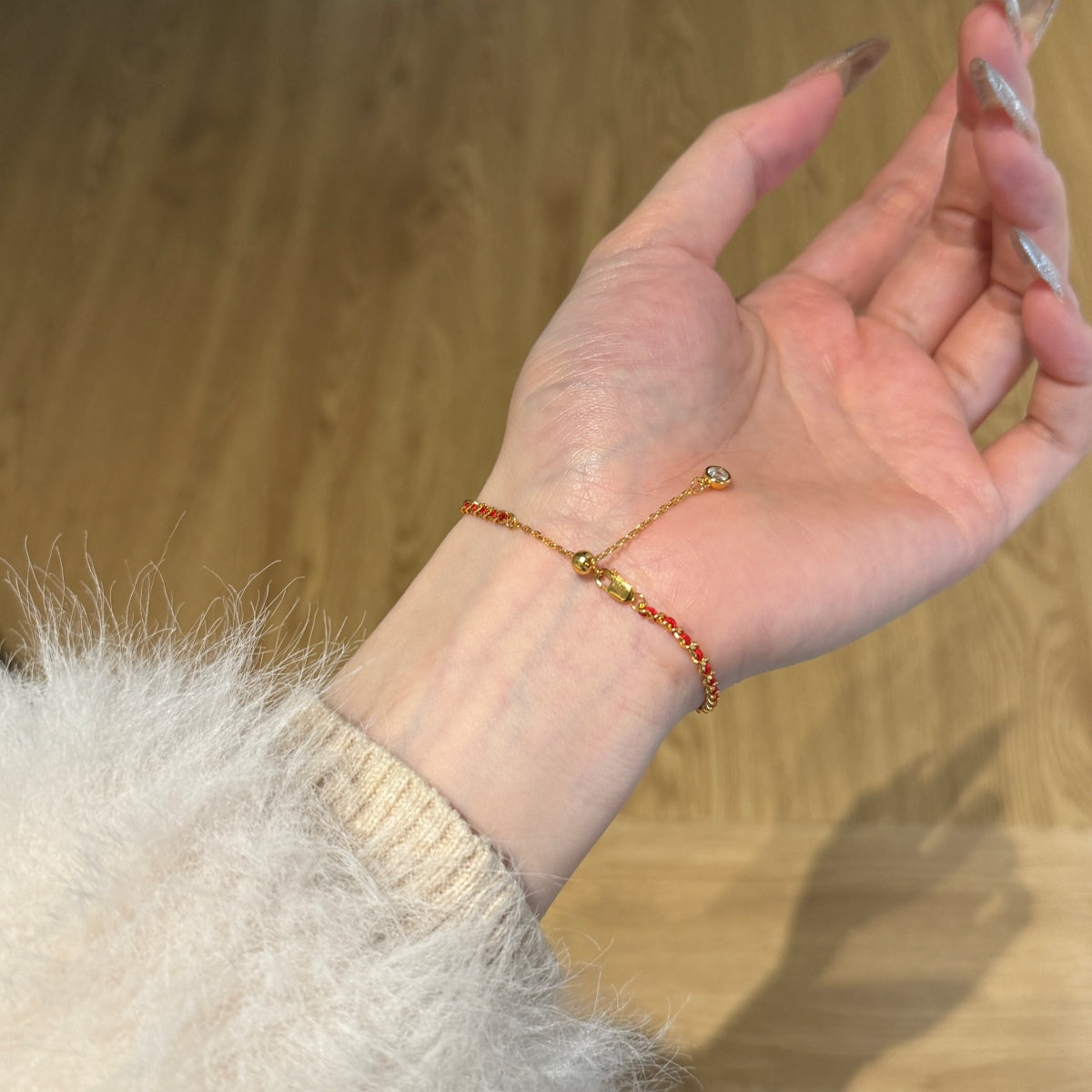 Flydeer Gold Bracelet for Women Lucky Bracelet for Women Handmade String Interwoven with Gold Chain Adjustable Length Simple Bracelet Fashion Accessory DY150397-S-G-WH