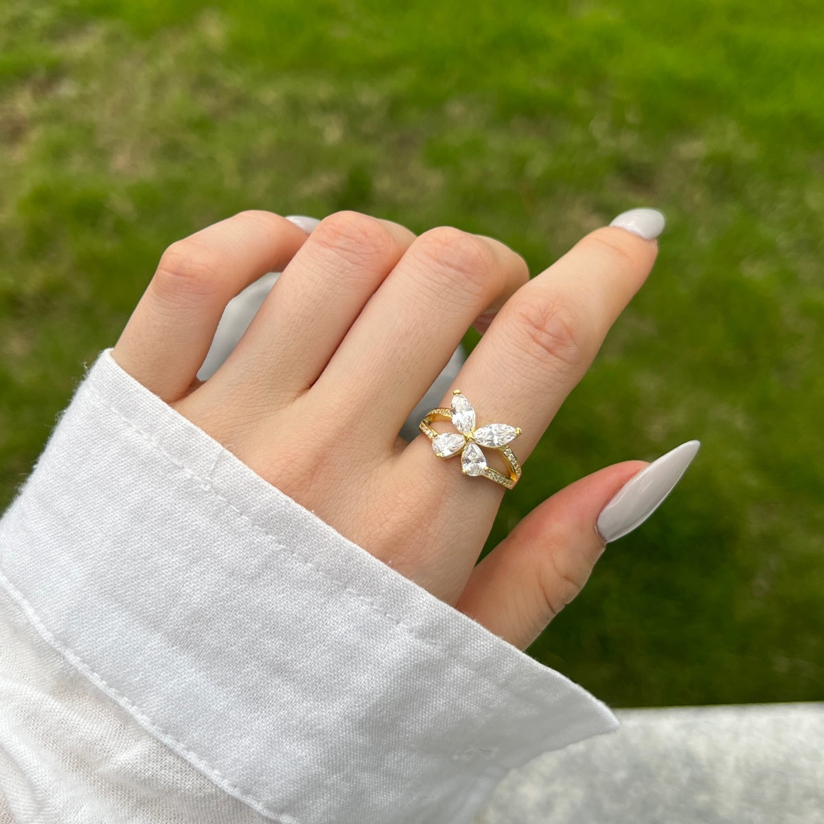 Flydeer 0.5CT Pear and Marquise-Cut Butterfly Shaped Eternity Ring DY120713-S-W-WH